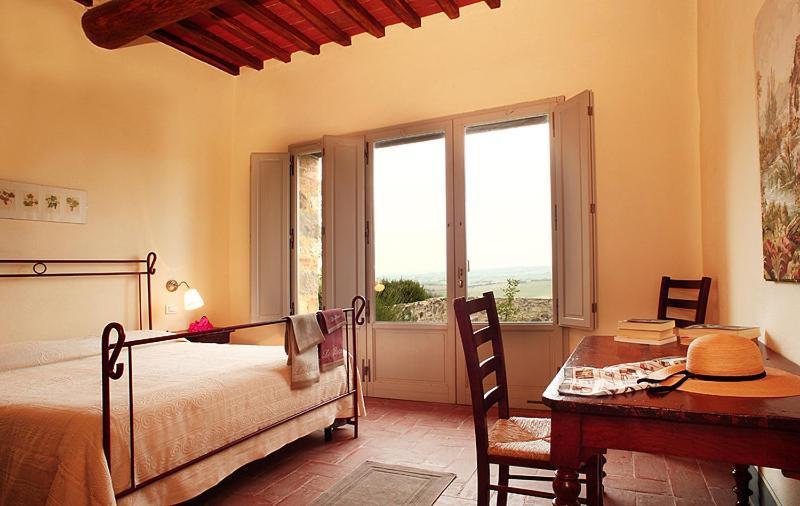 Agriturismo Podere La Casa Монтальчино Экстерьер фото
